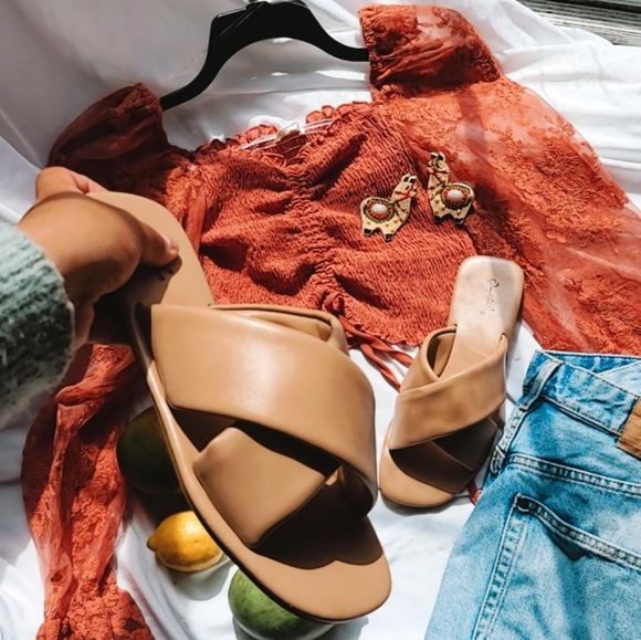 🚨//The Florence// Tan vegan leather Sandal - Picture 7 of 9